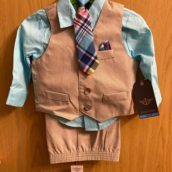 NWT Dockers 4 Piece Set - 24 Months - Picture 3 of 5